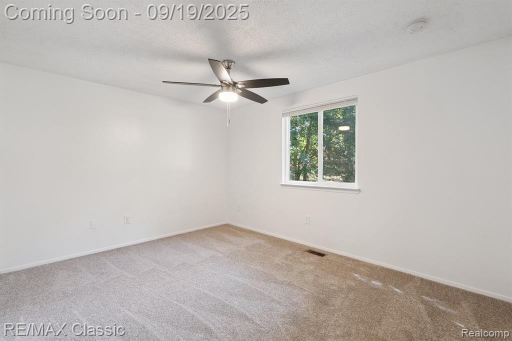 4335 Leroy Court, White Lake, MI 48383 — Photo 21