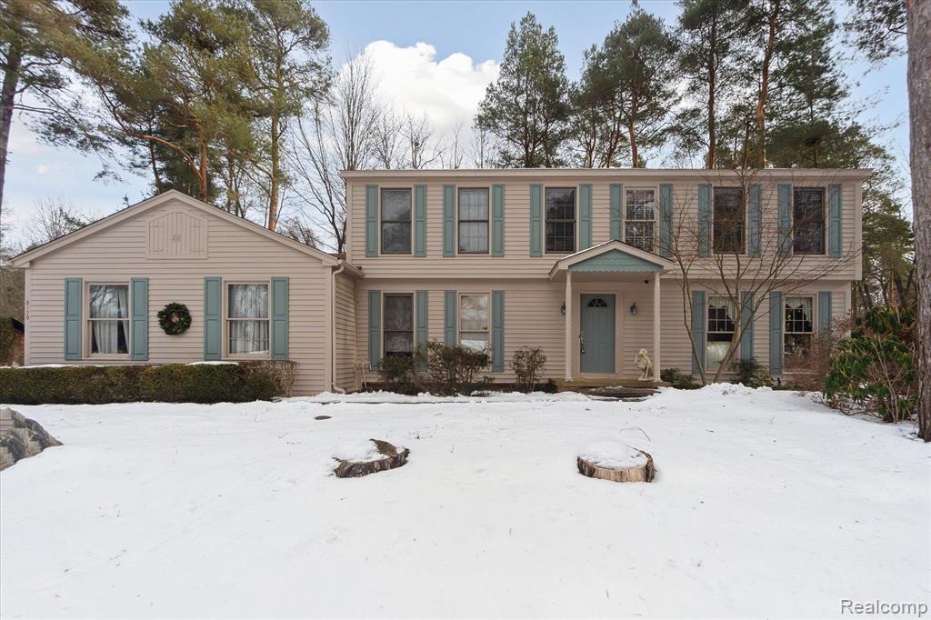 8150 FAWN VALLEY Drive, Clarkston, MI 48348 — front exterior