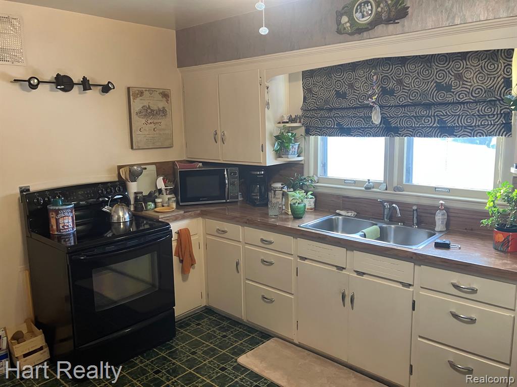 2067 E MAIN Street, Ubly, MI 48475 — Photo 3