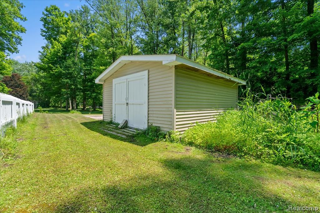 956 Chickasaw Drive, Mason, MI 48854 — Photo 34