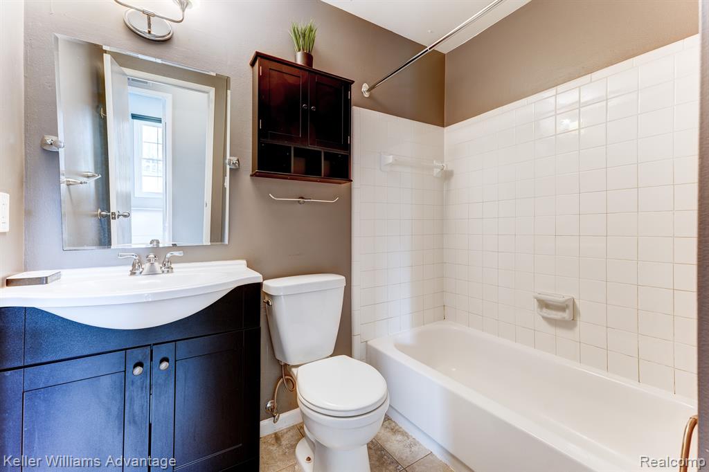 23585 Stonehenge Boulevard, Novi, MI — Photo 15