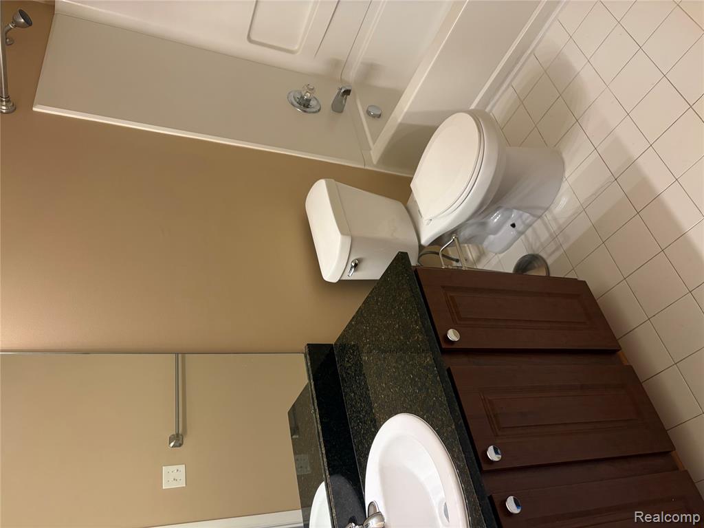 4105 Berkeley Avenue, Canton, MI 48188 — Photo 11