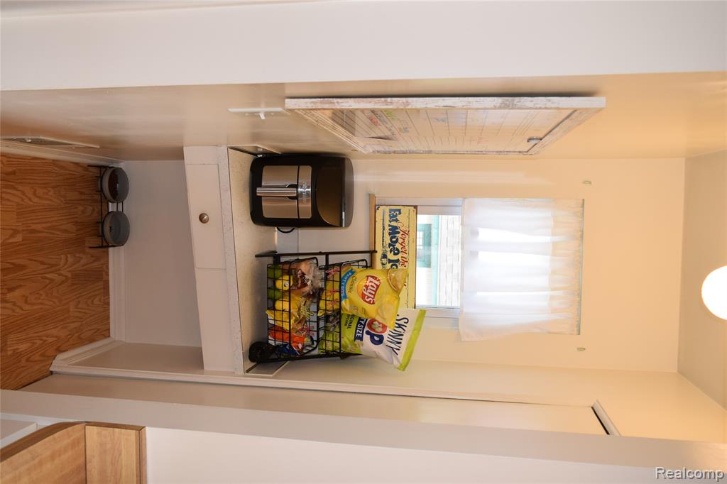6009 Lancaster Drive, Flint, MI 48532 — Photo 11