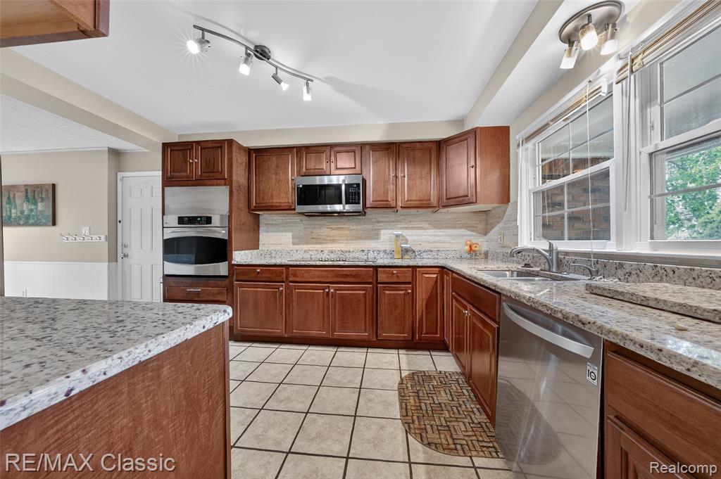 6638 Woodbank Drive, Bloomfield Hills, MI 48301 — Photo 10