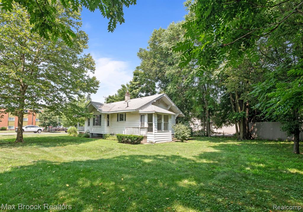 918 Saint Louis Street, Ferndale, MI 48220 — Photo 2