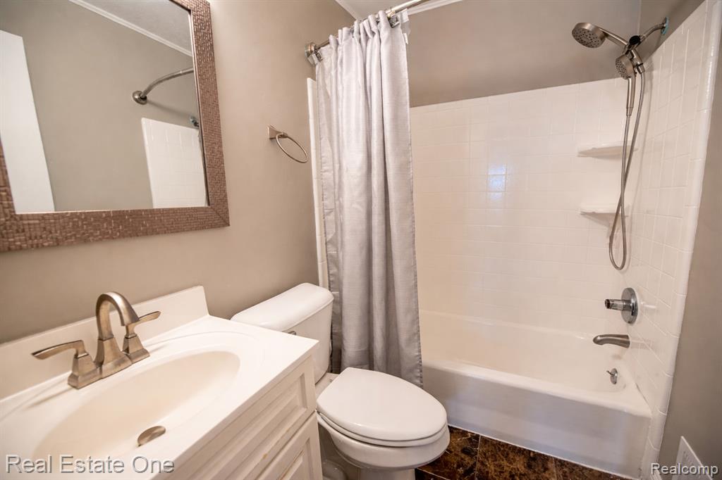4605 Rosewold Avenue, Royal Oak, MI 48073 — Photo 20
