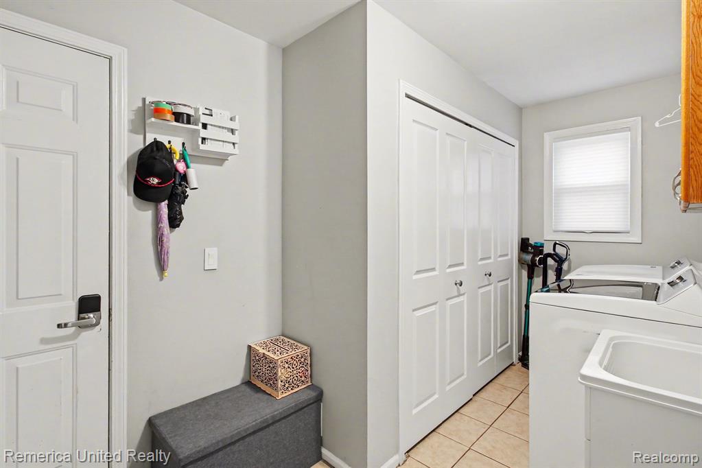 7719 PARTRIDGE HILL Drive, Brighton, MI 48116 — Photo 5