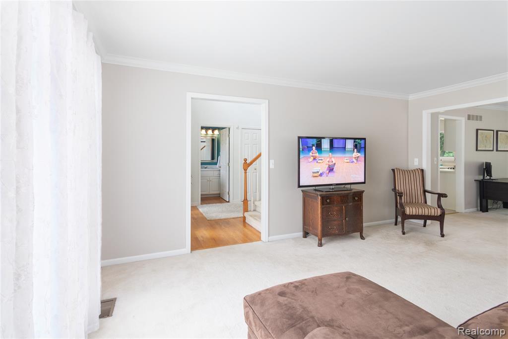 53821 Blakely Court, New Baltimore, MI 48047 — Photo 10
