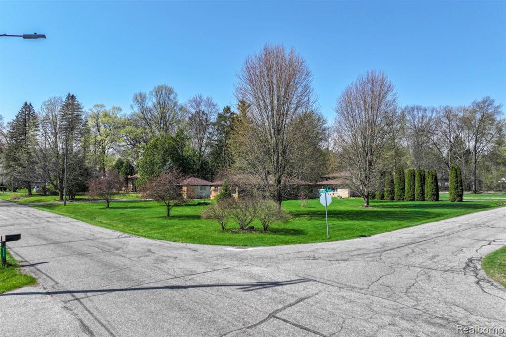 6214 Hugh Street, Burton, MI 48509 — Photo 53