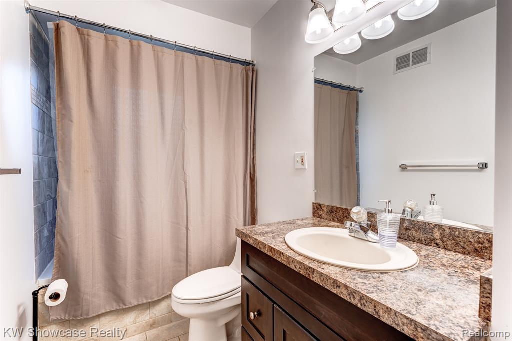 4575 OAKVISTA Avenue, Clarkston, MI — Photo 23