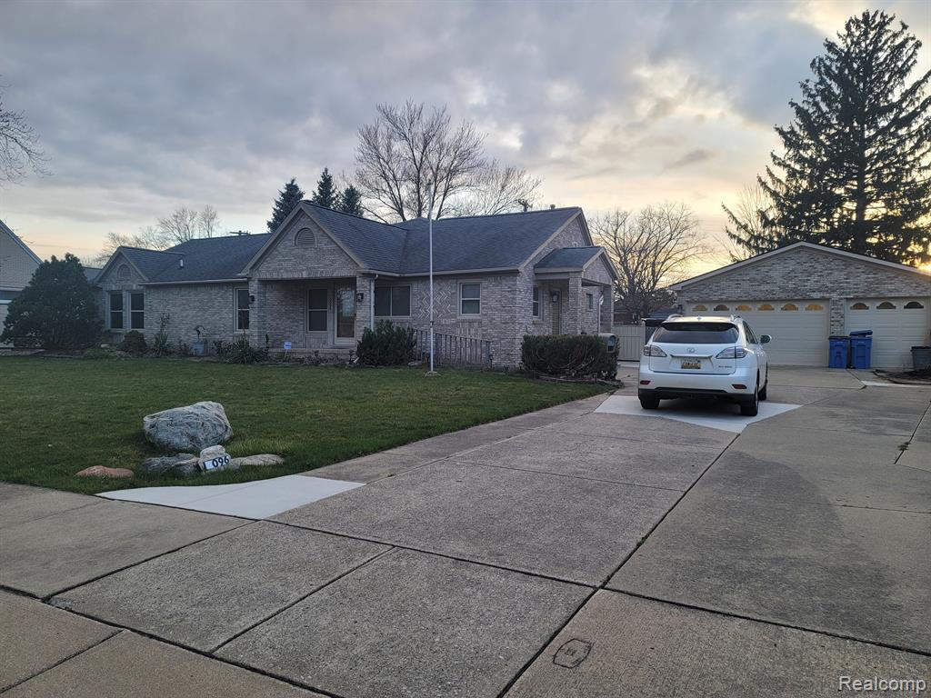 5096 CLIPPERT Street, Dearborn Heights, MI 48125 — Photo 32