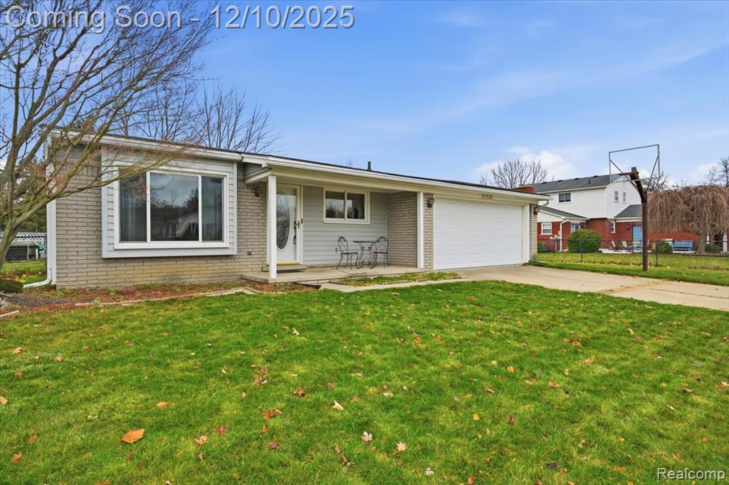 21231 Tiffany Drive, Woodhaven, MI 48183 — Photo 2