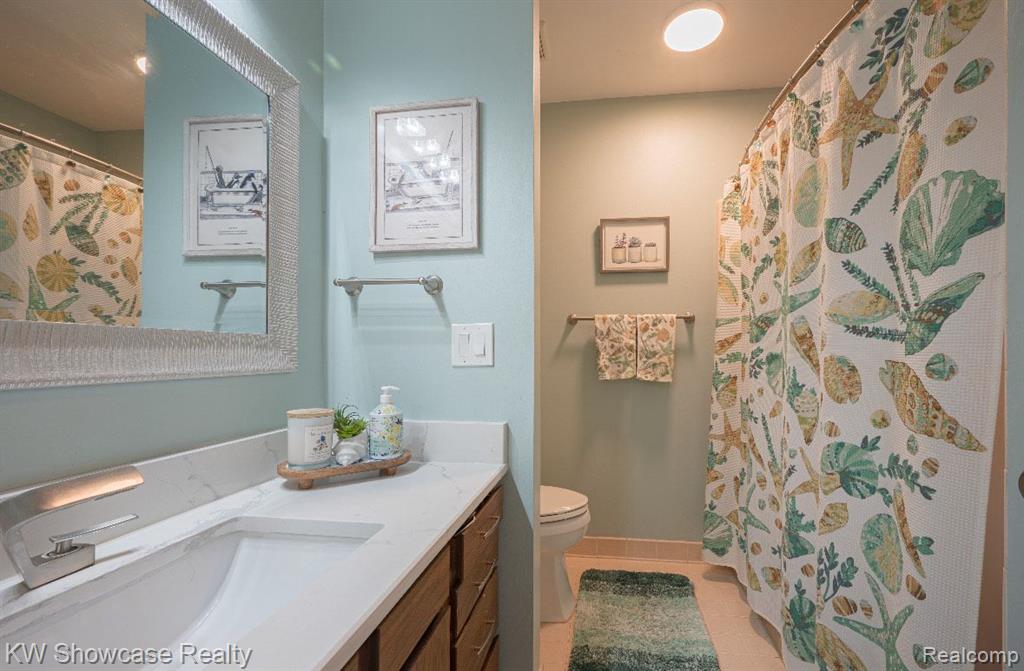 7455 BRYNMAWR Court, 31, West Bloomfield, MI — Photo 18