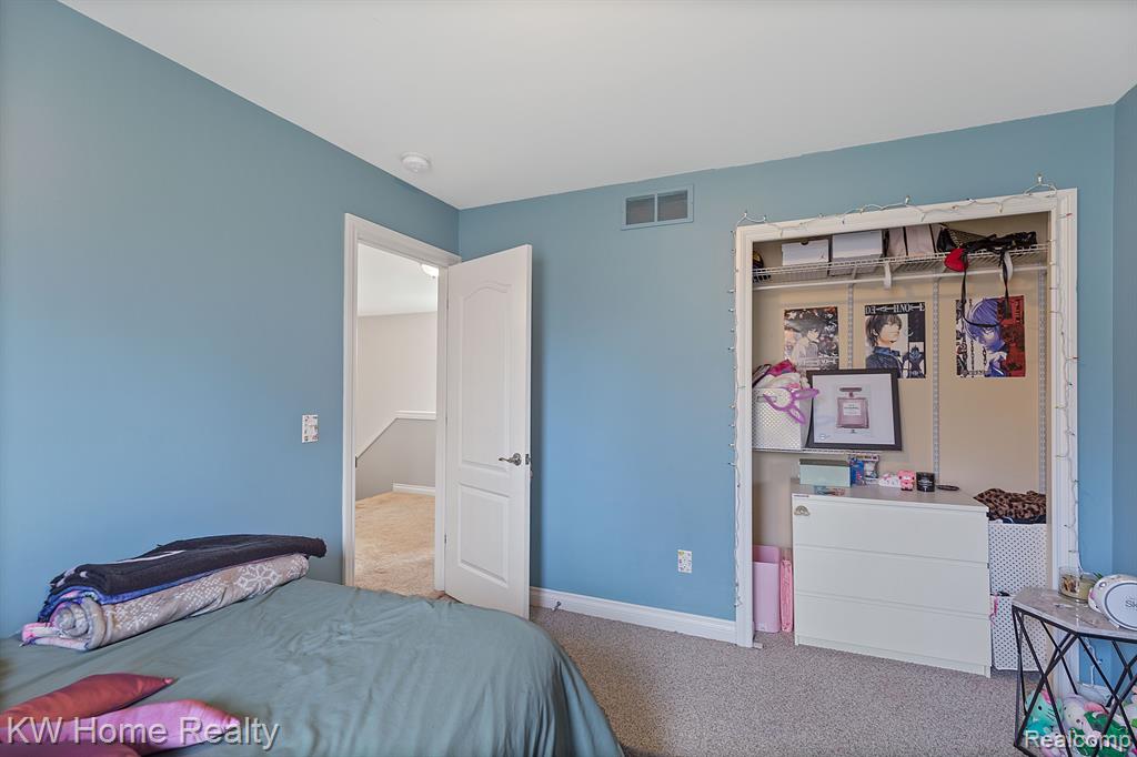 28642 OAKMONTE Circle W, New Hudson, MI 48165 — Photo 33