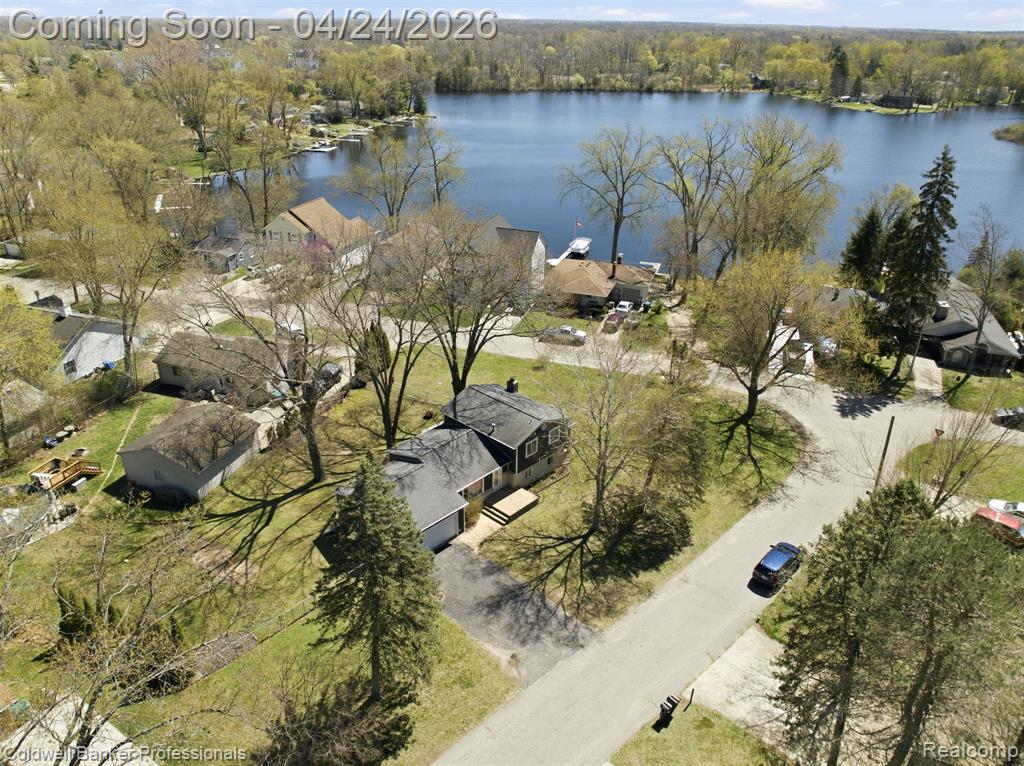 470 Crystalia Street, Commerce Twp, MI 48382 — Photo 5