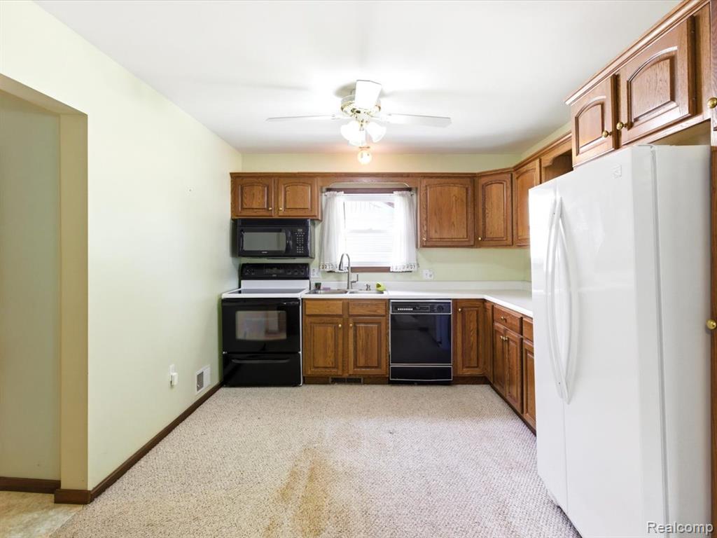 1412 Minnie Street, Port Huron, MI 48060 — Photo 9