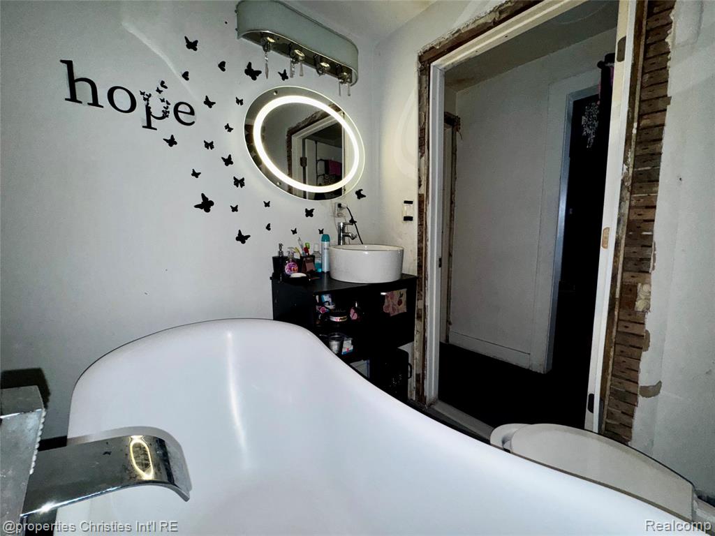 801 Robinwood Street, Pontiac, MI 48340 — Photo 10