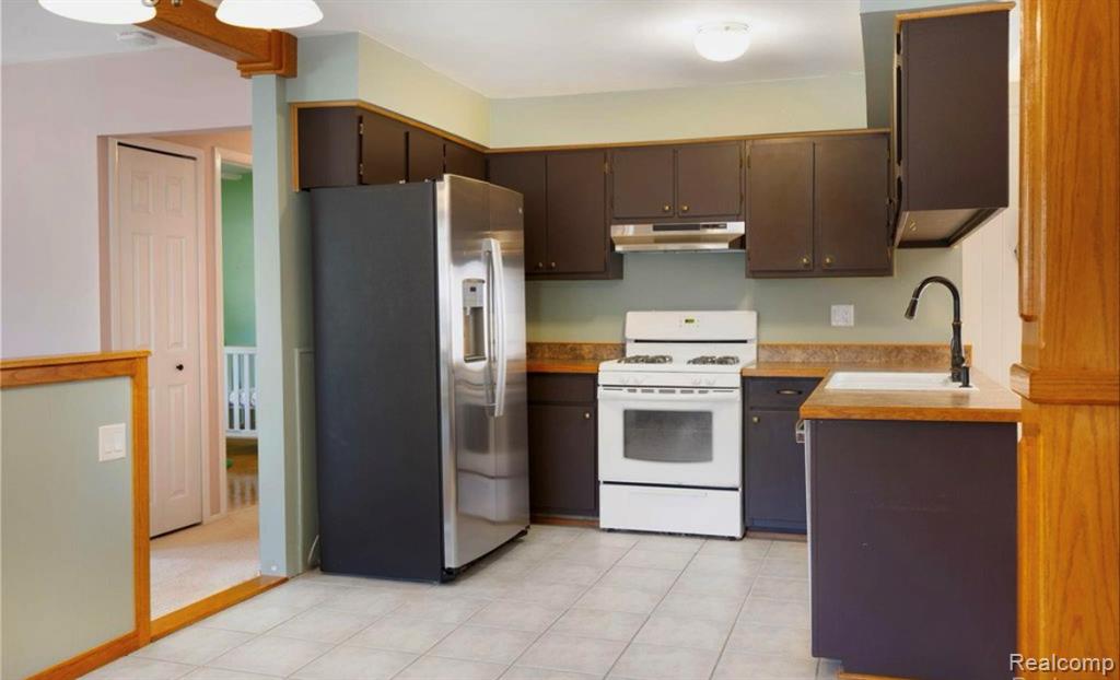 42682 Somerset Drive, Canton, MI 48187 — Photo 5