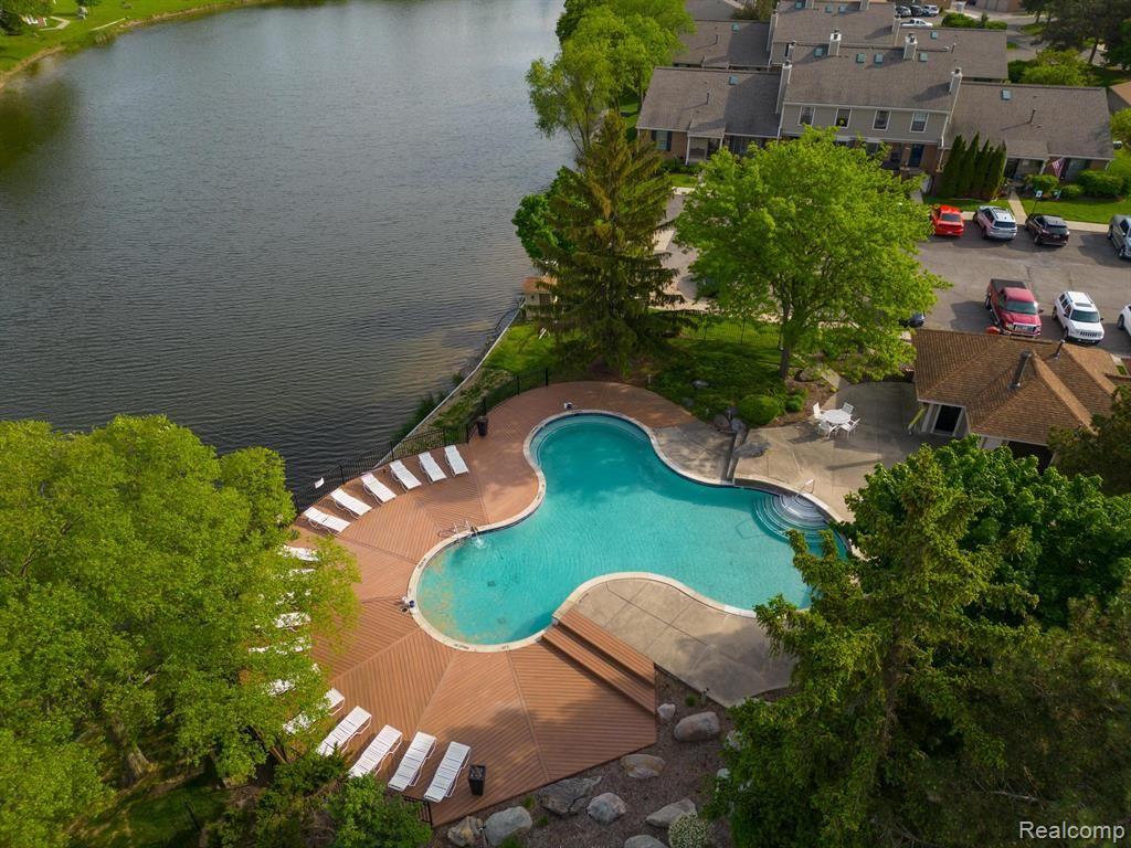 22200 PONDVIEW, Novi, MI — Photo 25