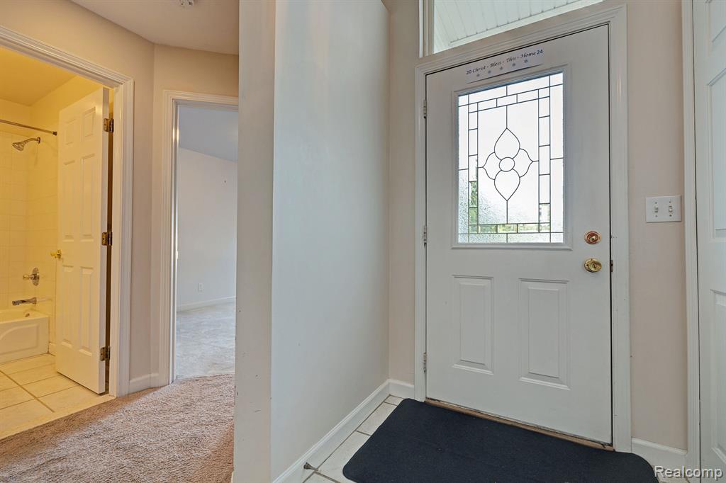 10154 HAWTHORNE RIDGE Road, Goodrich Vlg, MI — Photo 5