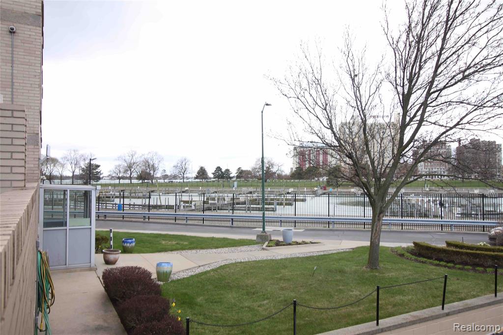8900 E Jefferson Avenue N, 1418 1419, Detroit, MI 48214 — Photo 11