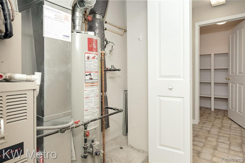 4121 Hampton Ridge Boulevard, Howell, MI 48843 — Photo 16
