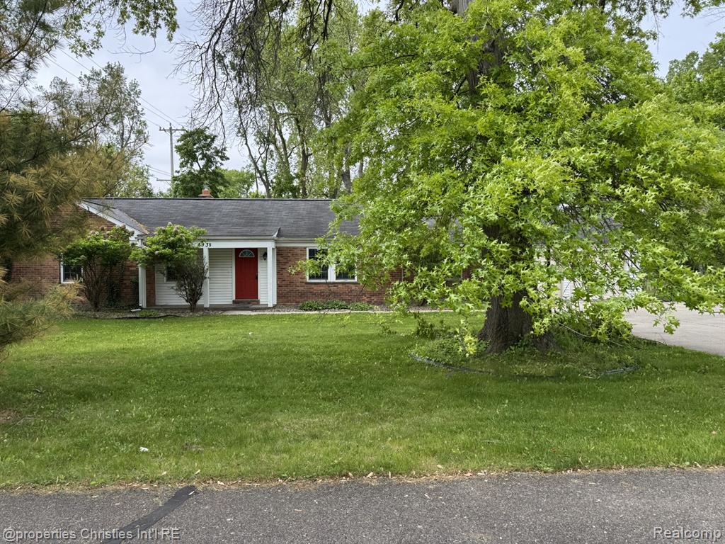 4935 W Maple Road, West Bloomfield, MI — Photo 2