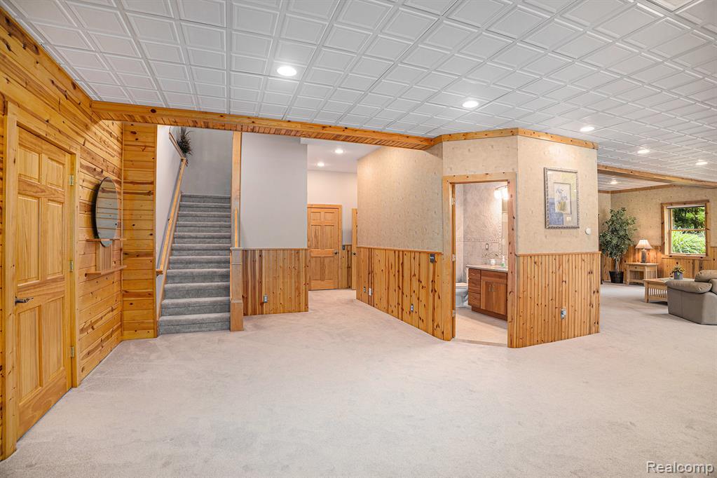 4301 Rolling Acres Drive, Hartland, MI 48353 — Photo 38