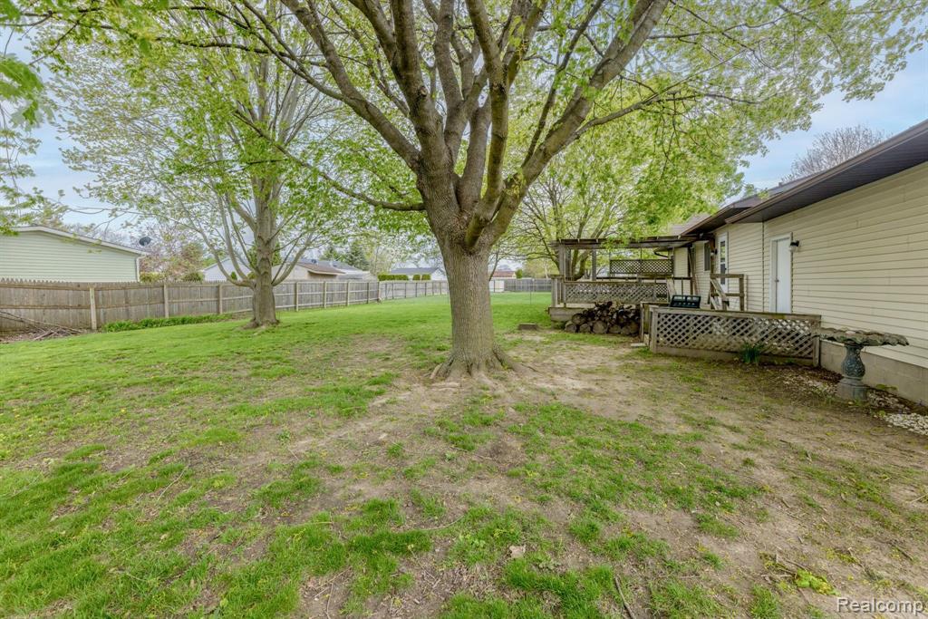 516 WILLIAM G Drive, Capac, MI 48014 — Photo 5