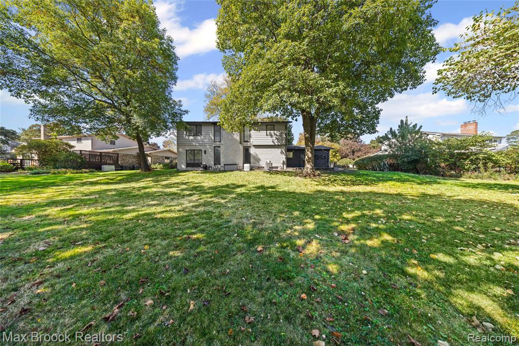 5597 Apple Ridge Trail, West Bloomfield, MI — Photo 53