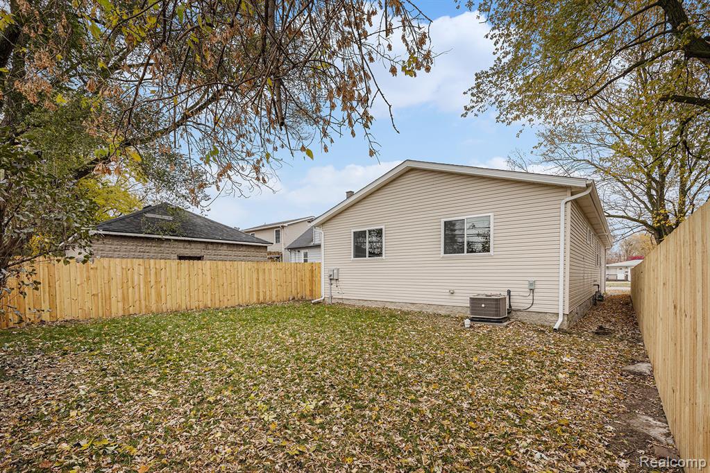 4456 Monroe Road, Dearborn Heights, MI 48125 — Photo 15