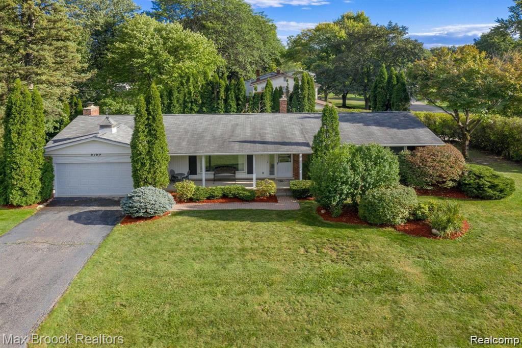 6769 Heather Heath, West Bloomfield, MI — Photo 2