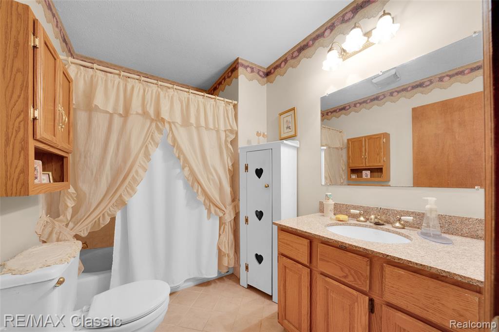 43421 Cottisford Street, Novi, MI 48167 — Photo 33
