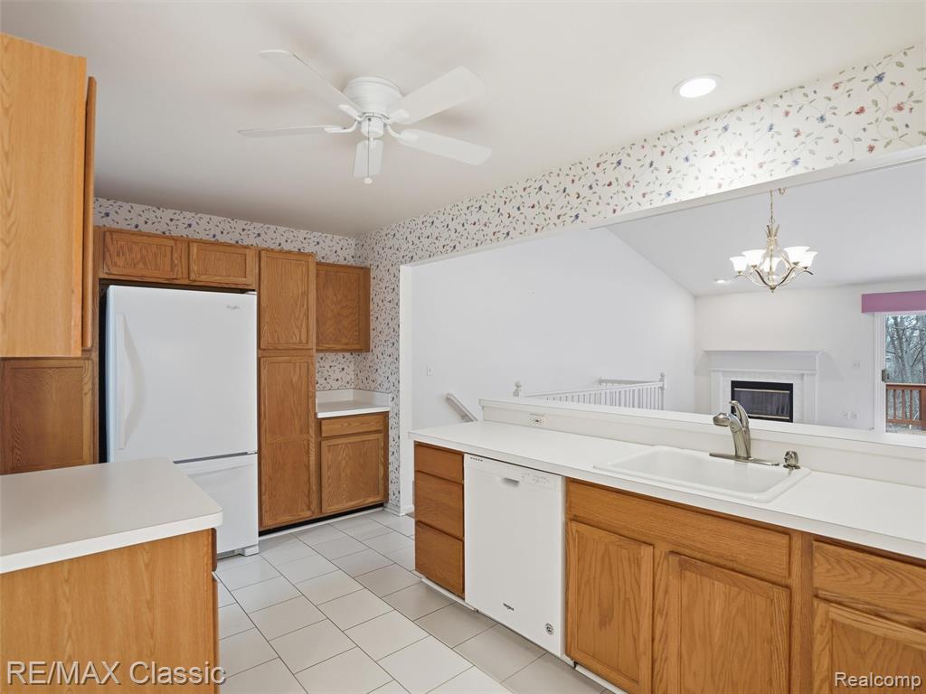 7527 Green Meadow Lane, 115, Canton, MI 48187 — Photo 8