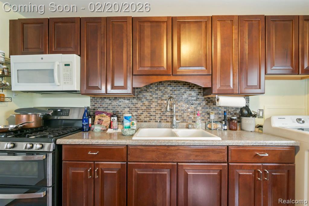 8019 Roosevelt Street, Taylor, MI 48180 — Photo 21