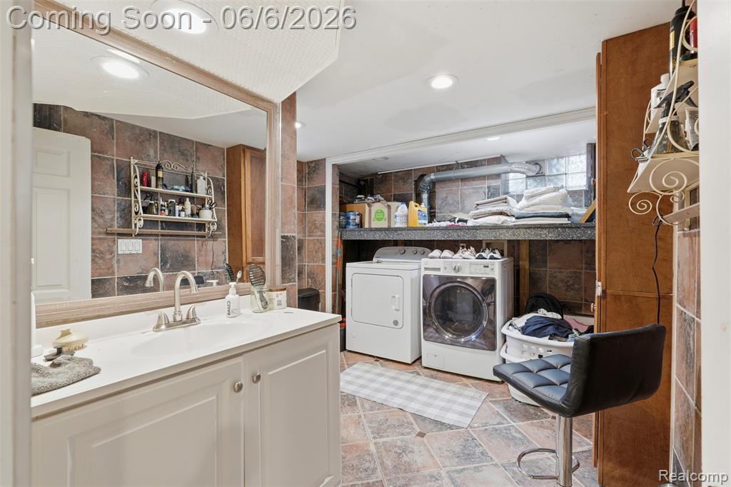 7723 Hazelton Street, Dearborn Heights, MI 48127 — Photo 41