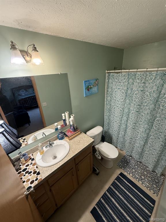 11224 Nearbrook Court, South Lyon, MI 48178 — Photo 13