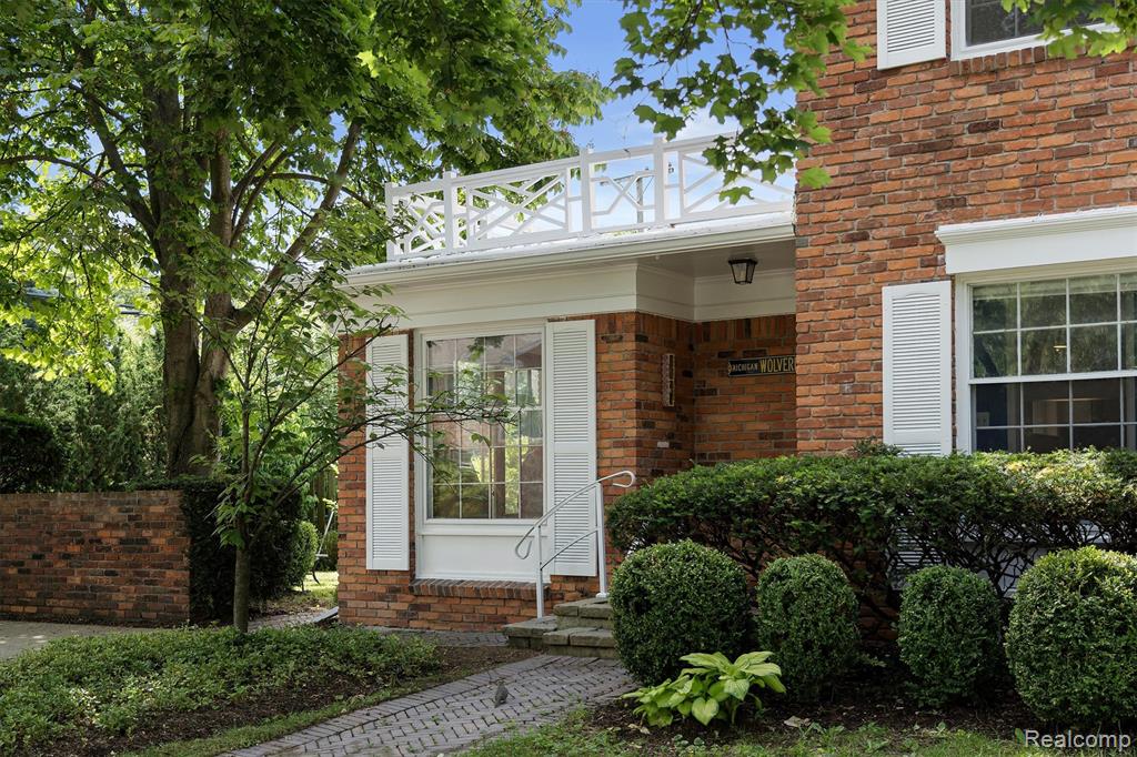 8941 Nadine Avenue, Huntington Woods, MI — Photo 2