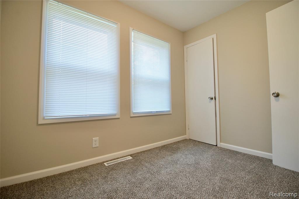9116 Maplewood Drive, Clio, MI 48420 — Photo 10