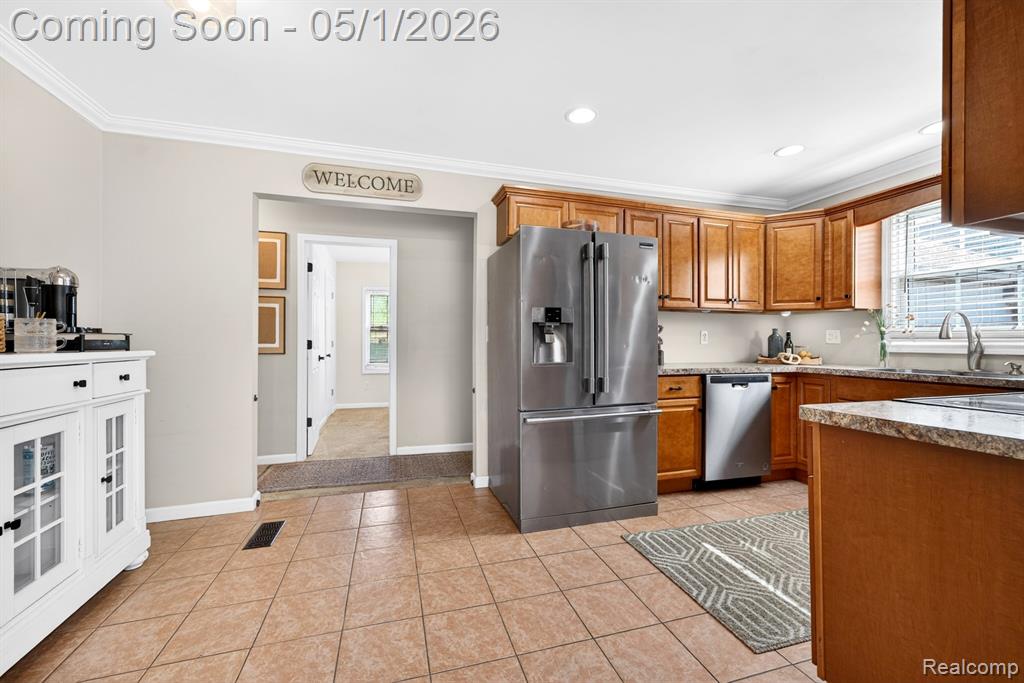 20479 Old Homestead Drive, Harper Woods, MI 48225 — Photo 8