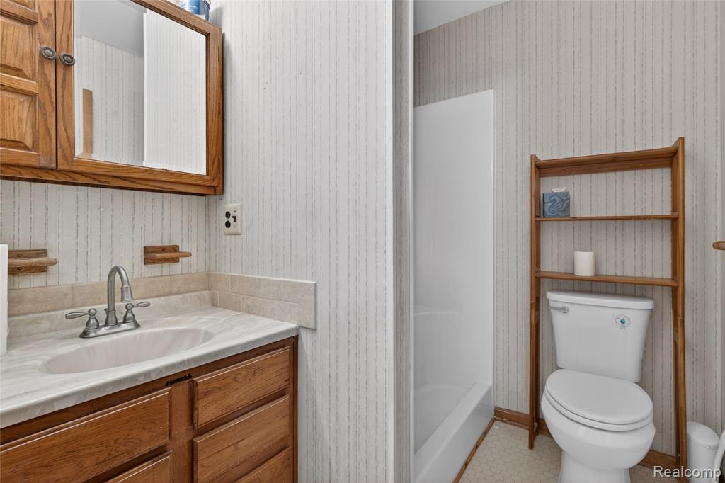 8360 Arlis Street, Commerce Twp, MI 48382 — Photo 33