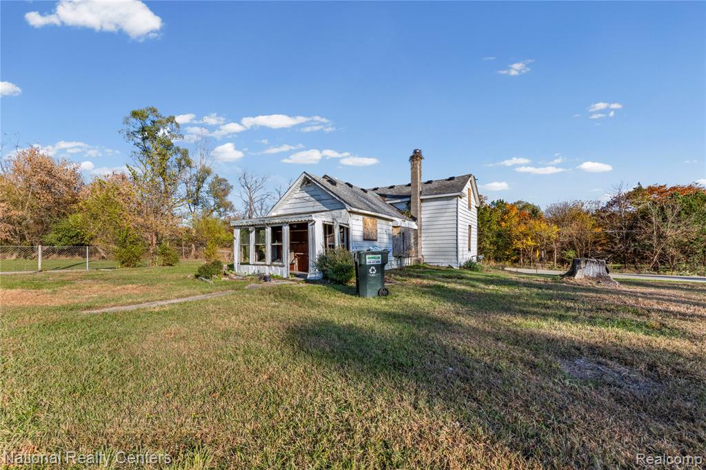 8292 Pettysville Road, Pinckney, MI 48169 — Photo 12