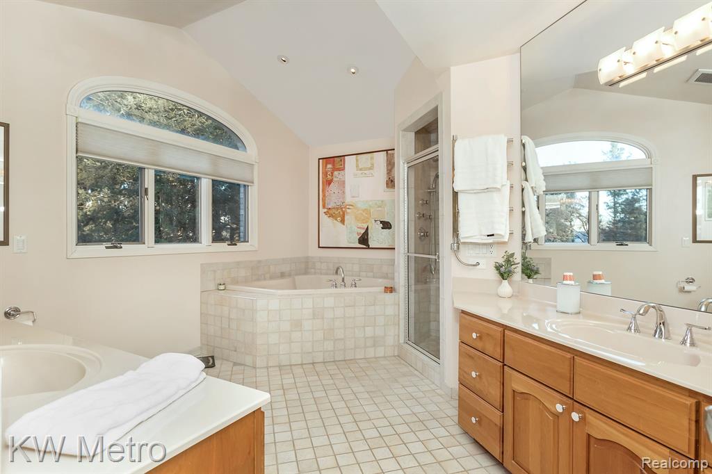 685 TRINWAY Drive, Troy, MI 48085 — Photo 28