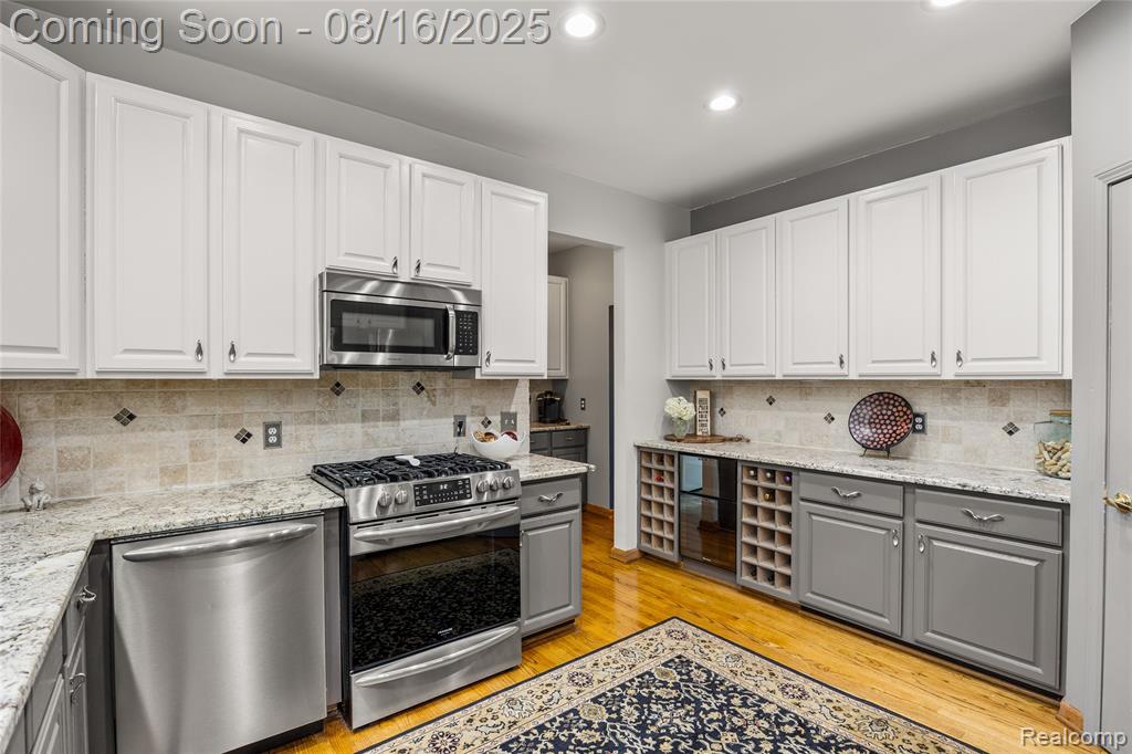 7085 Hickory Hollow Circle, Clarkston, MI 48348 — Photo 21