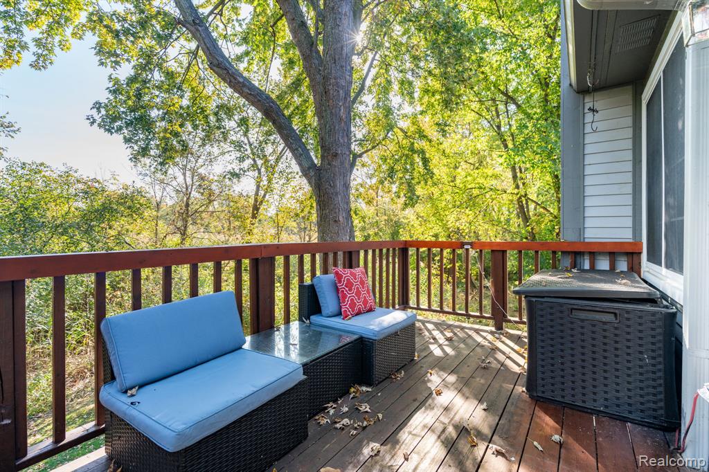 585 Winwood Circle, Walled Lake, MI 48390 — Photo 40