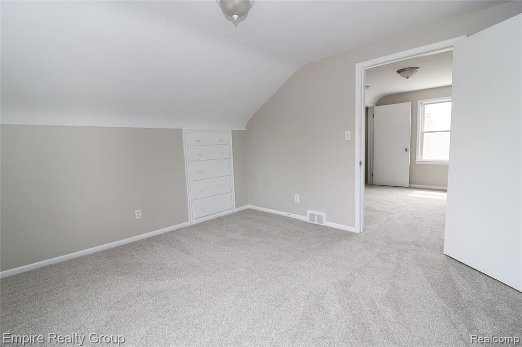 5743 N Highland Street, Dearborn Heights, MI 48127 — Photo 19