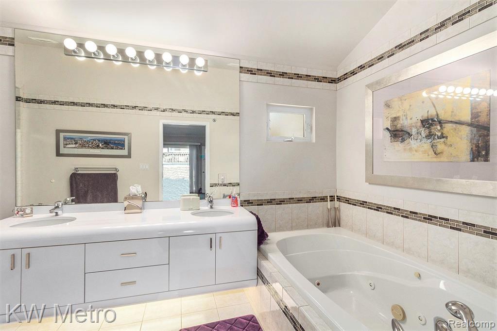 4491 DECKERLAND Street, West Bloomfield, MI 48323 — Photo 13