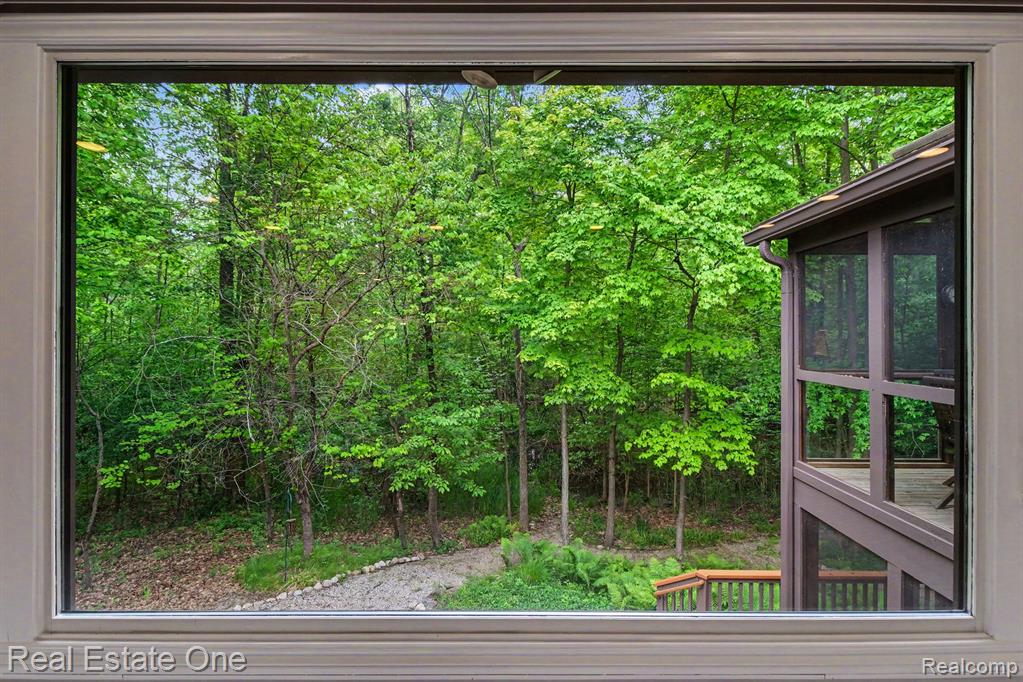 4757 Hardwoods Drive, West Bloomfield, MI 48323 — Photo 20