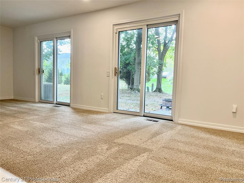 5720 Beauchamp, West Bloomfield, MI — Photo 17