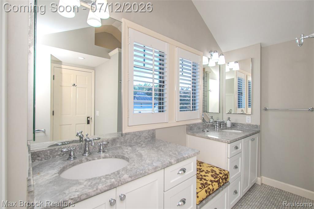 611 W 4th Street, Royal Oak, MI 48067 — Photo 40
